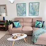605 - Hermoso Apartamento En Bocagrande Con Full Aire Acondicionado A Pasos De La Playa