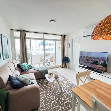 605 - Hermoso En Bocagrande Con Full Aire Acondicionado A Pasos De La Playa Apartment